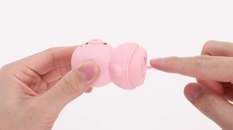 ぶたくんに ぺろちゅぱ/ローター/ベロパーツは薄く、触れるとこそばゆい感触です