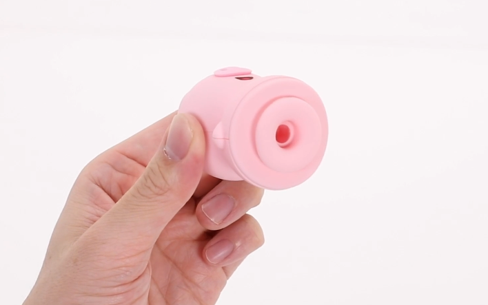 ぶたくんに ぺろちゅぱ/ローター/吸引部。「吸うやつ」としてはフラットな形状なので男は使いやすい