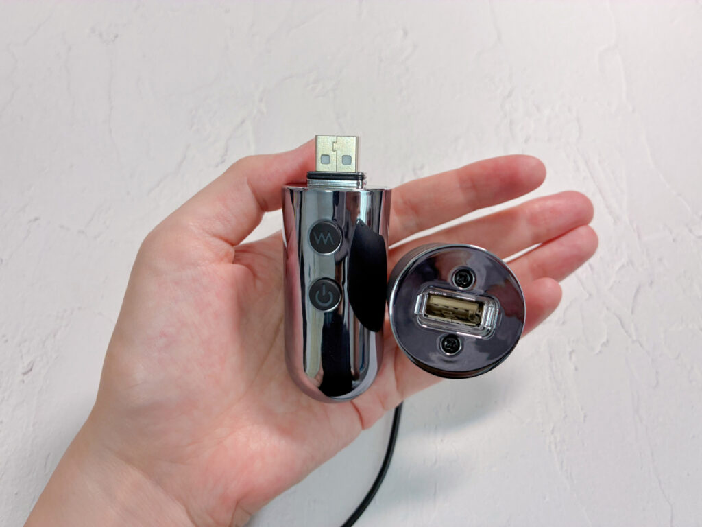 充電端子